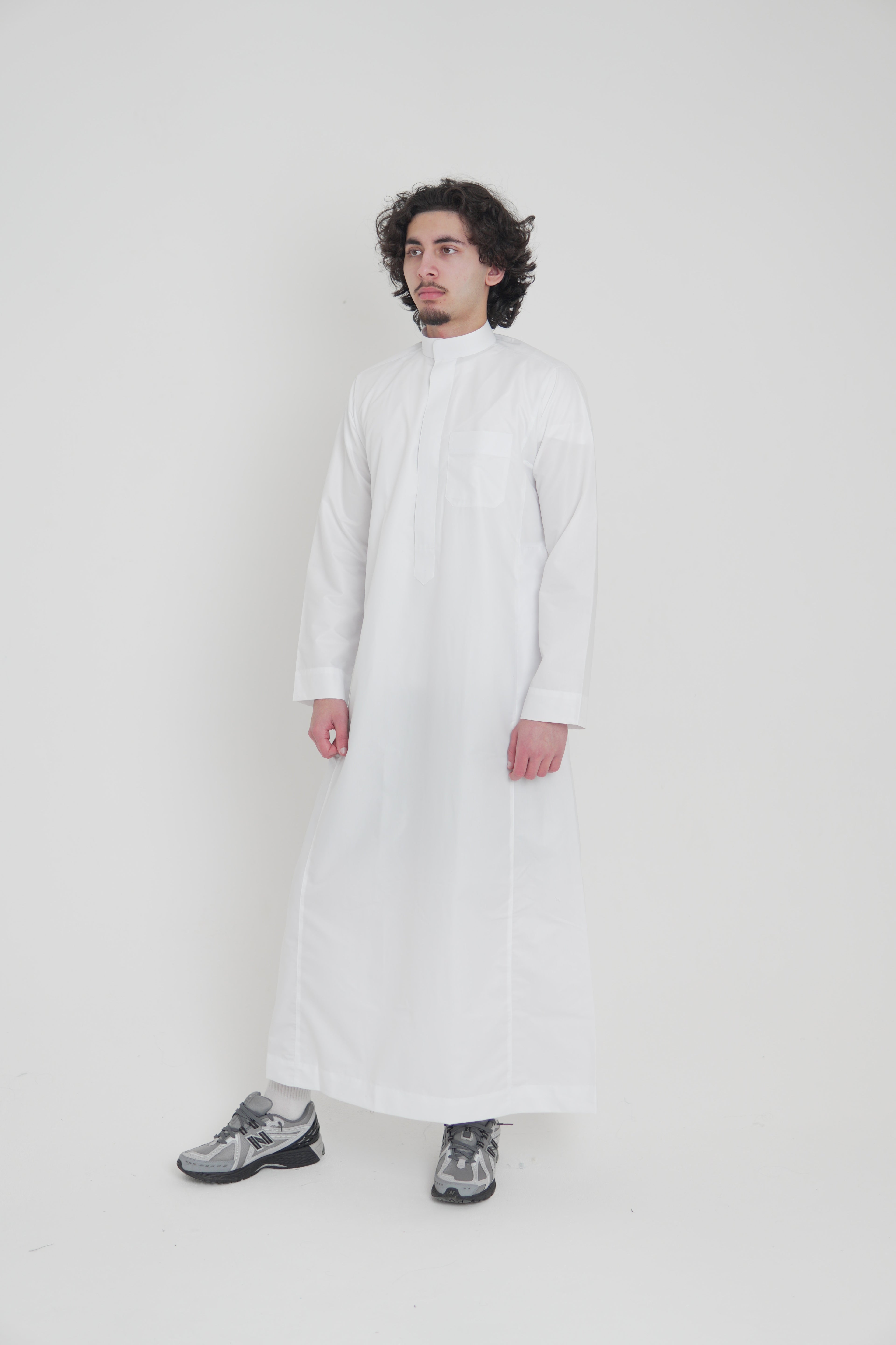 The White Collared Thobe