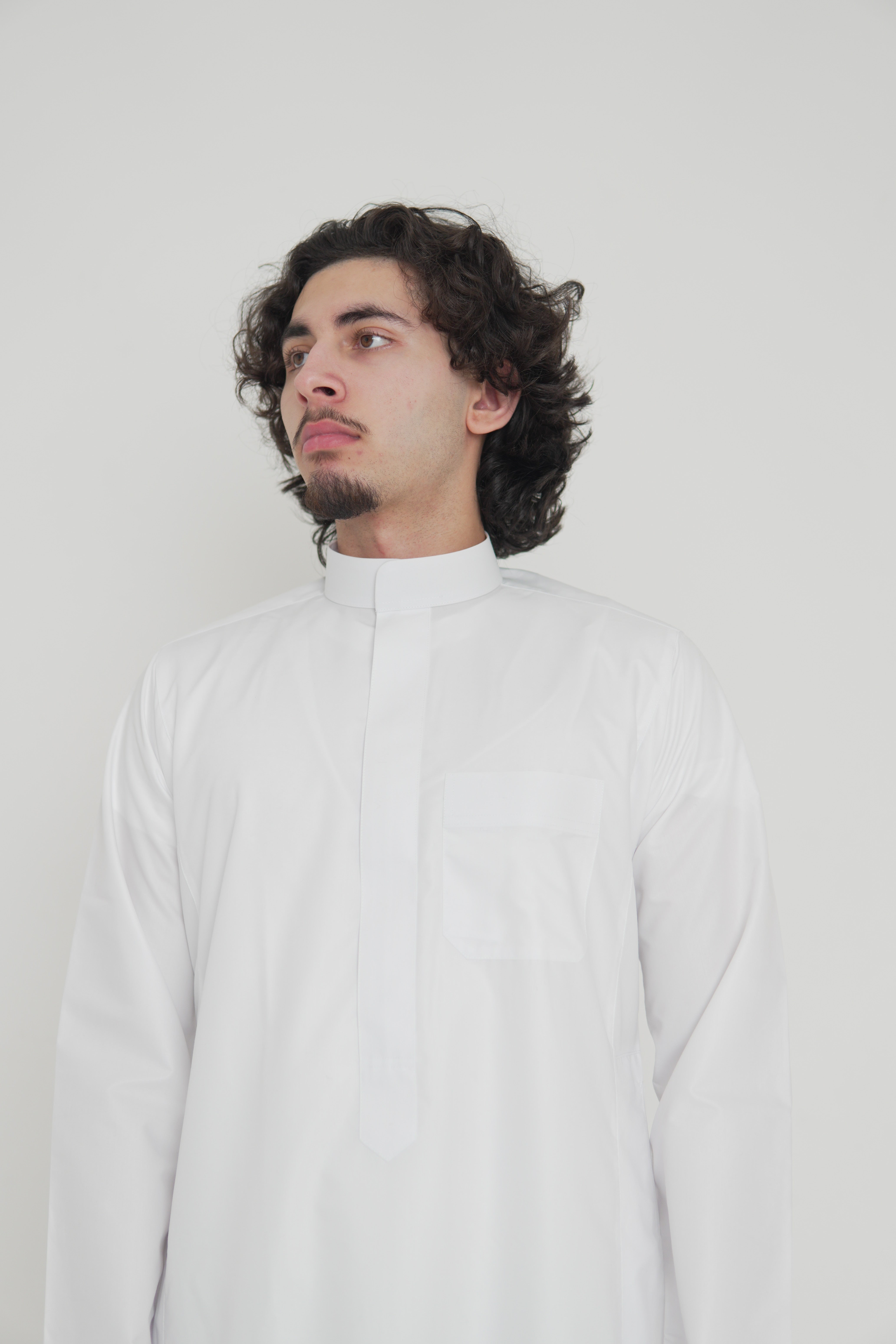 Classic White Saudi Thobe – YAZIRCO