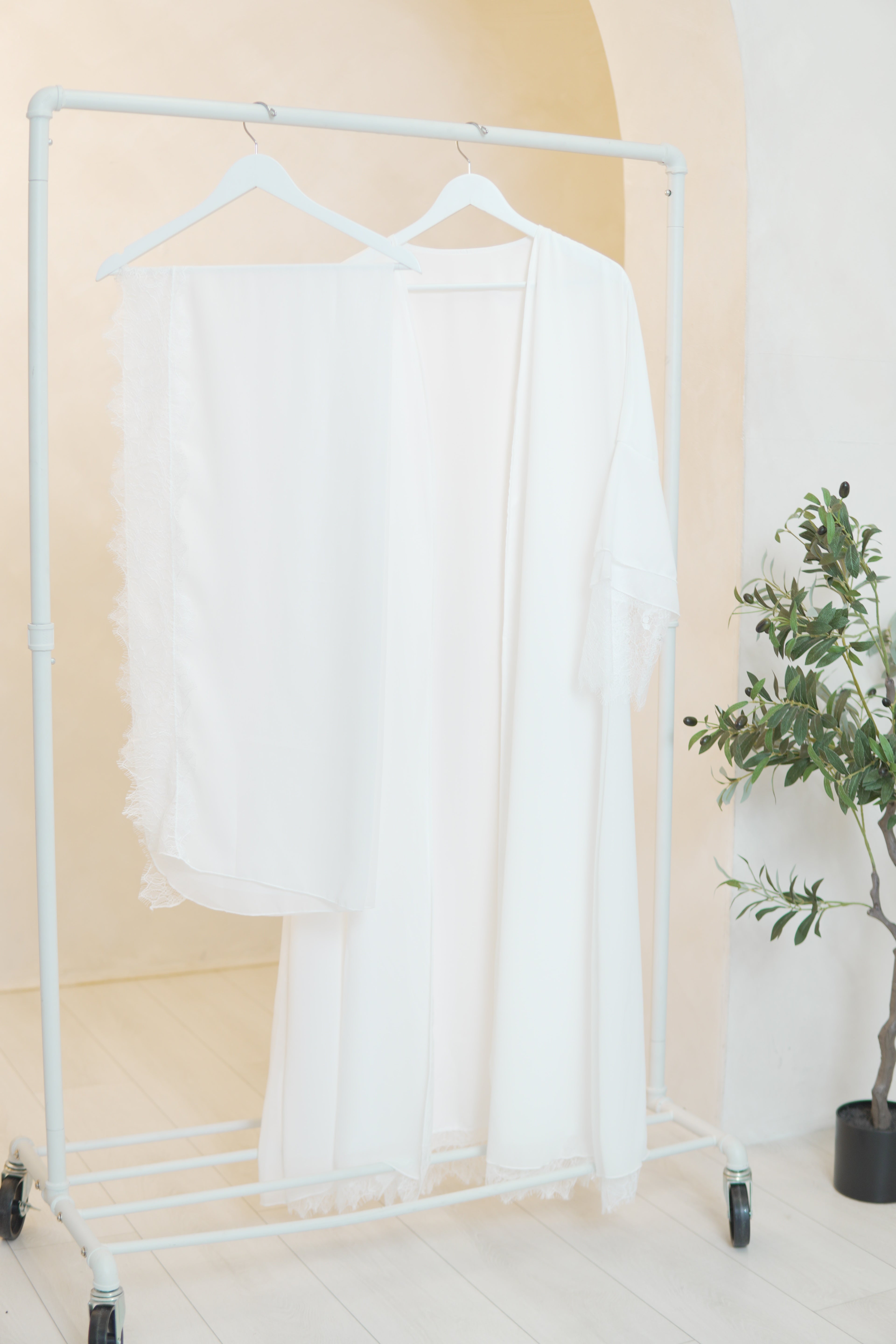 The White Safa Lace Abaya