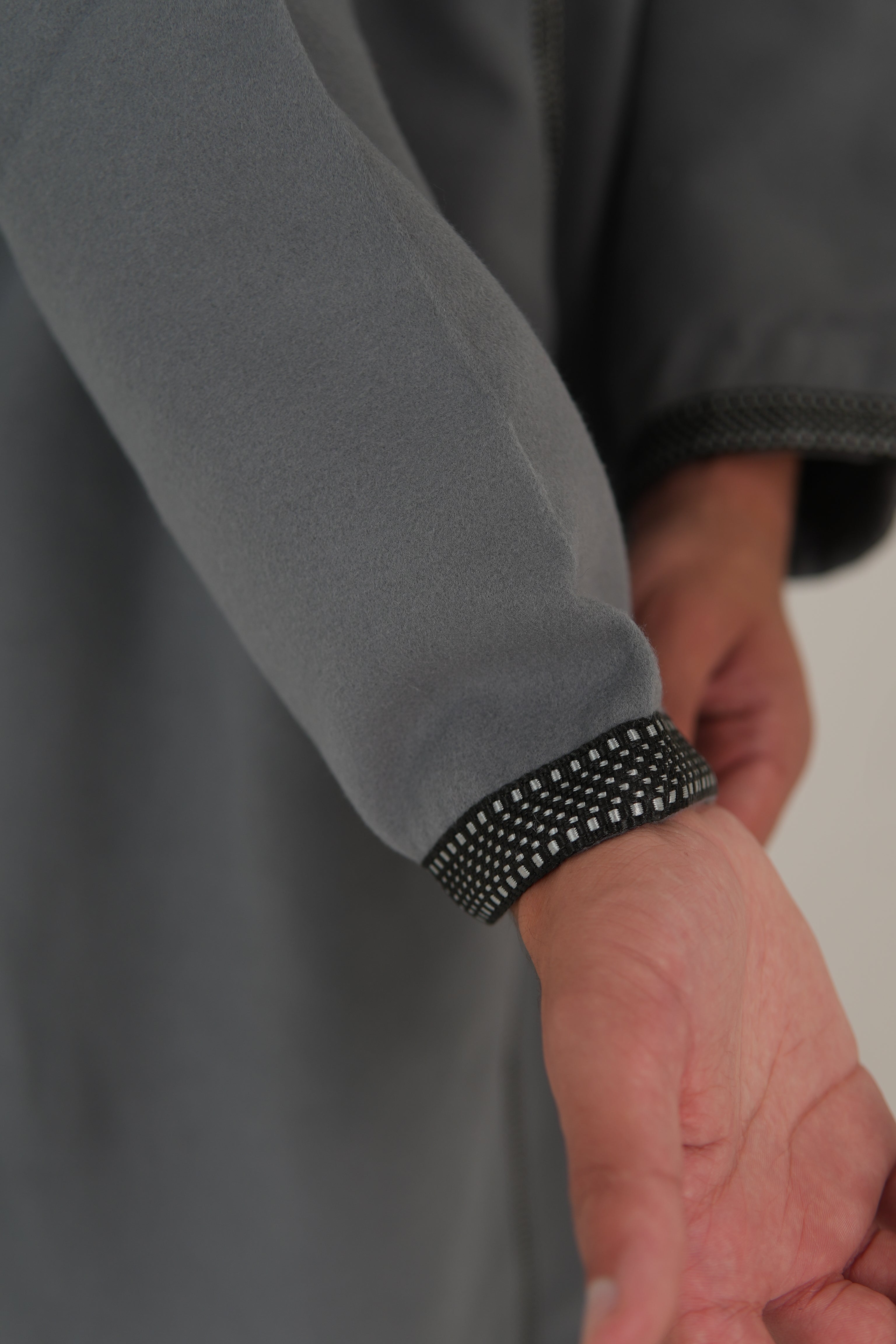 Men’s Grey Moroccan Djellaba – Traditional Hooded Thobe