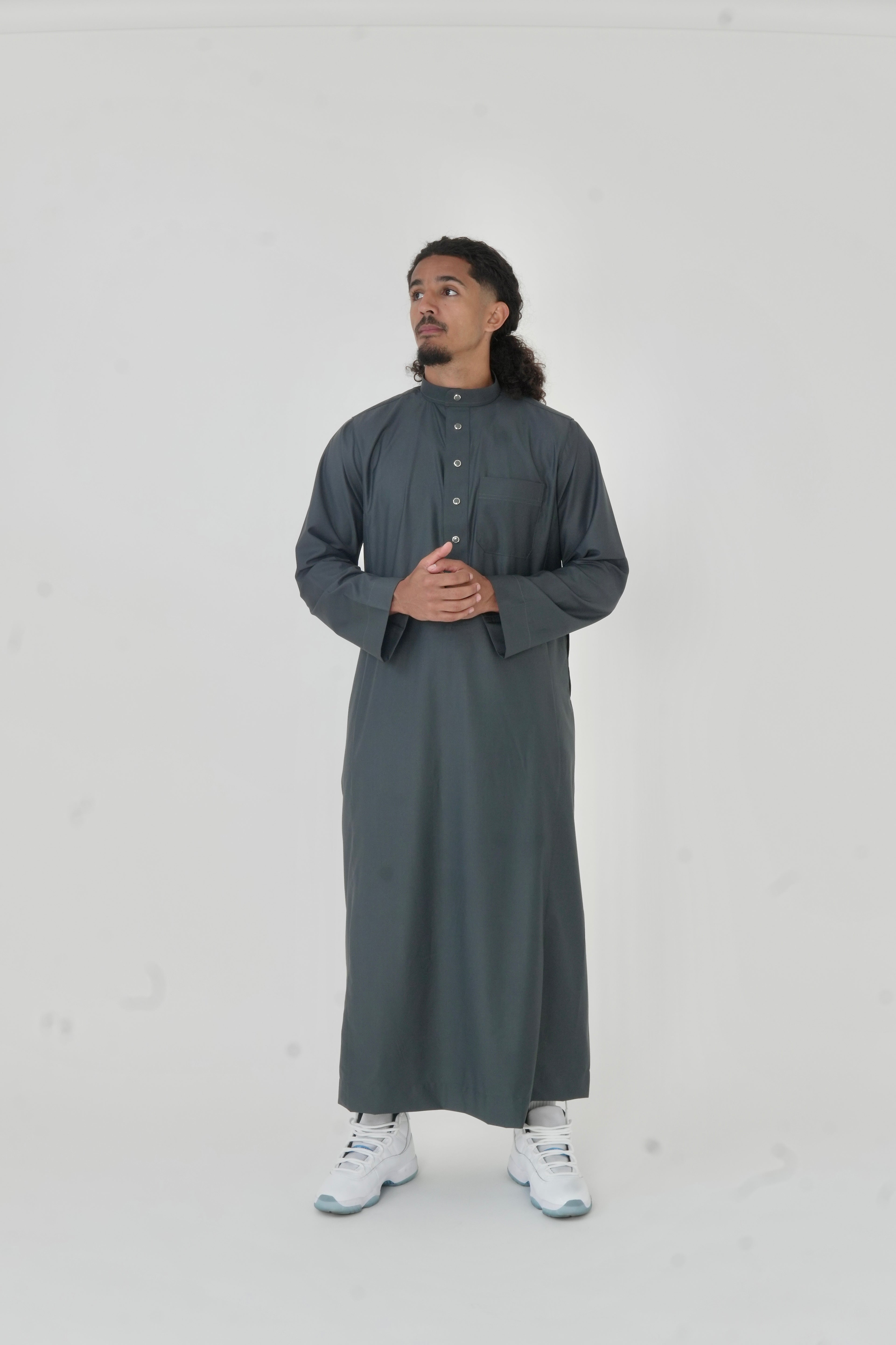 Classic Dark Grey Saudi Thobe