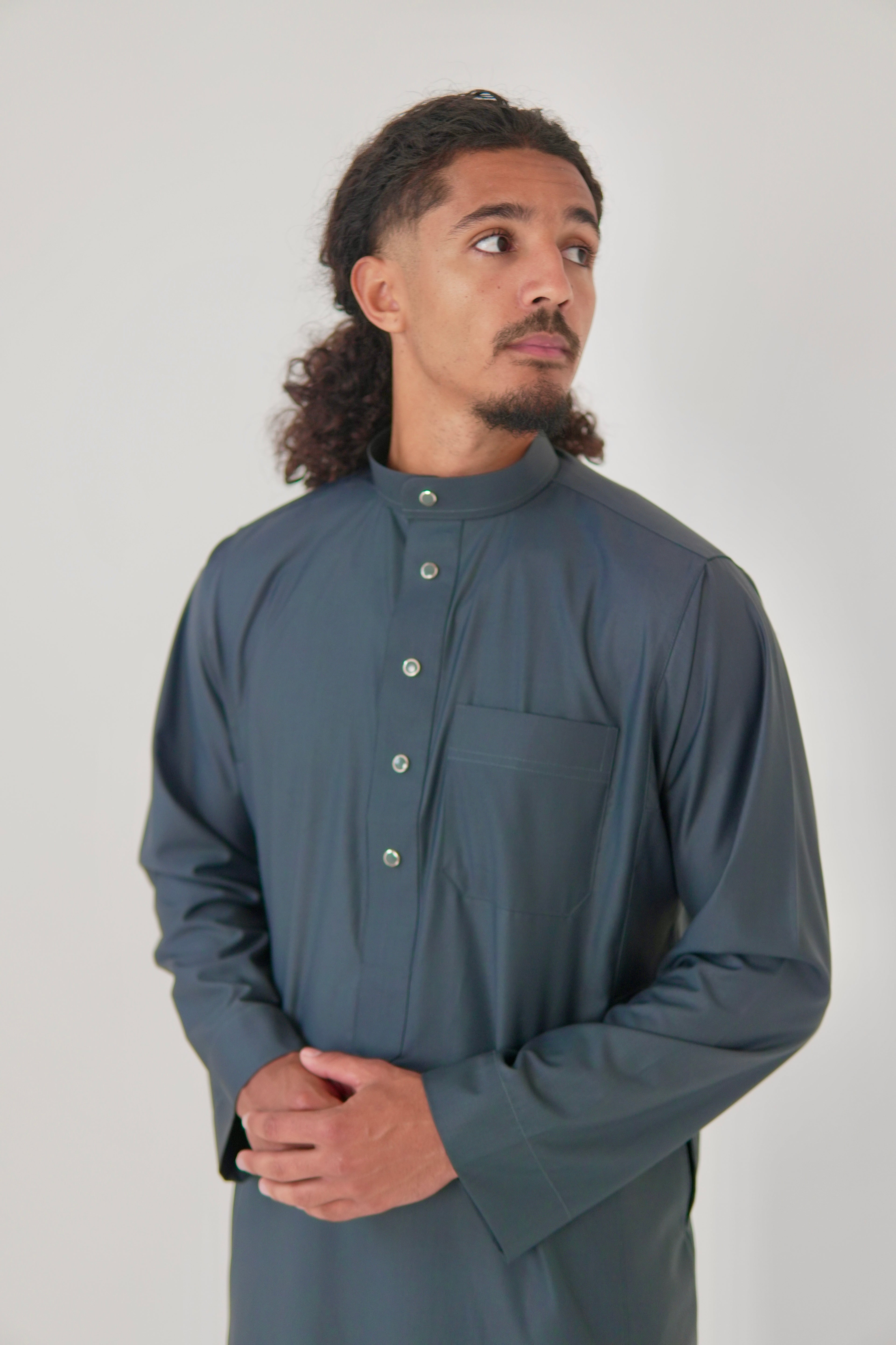 Classic Dark Grey Saudi Thobe