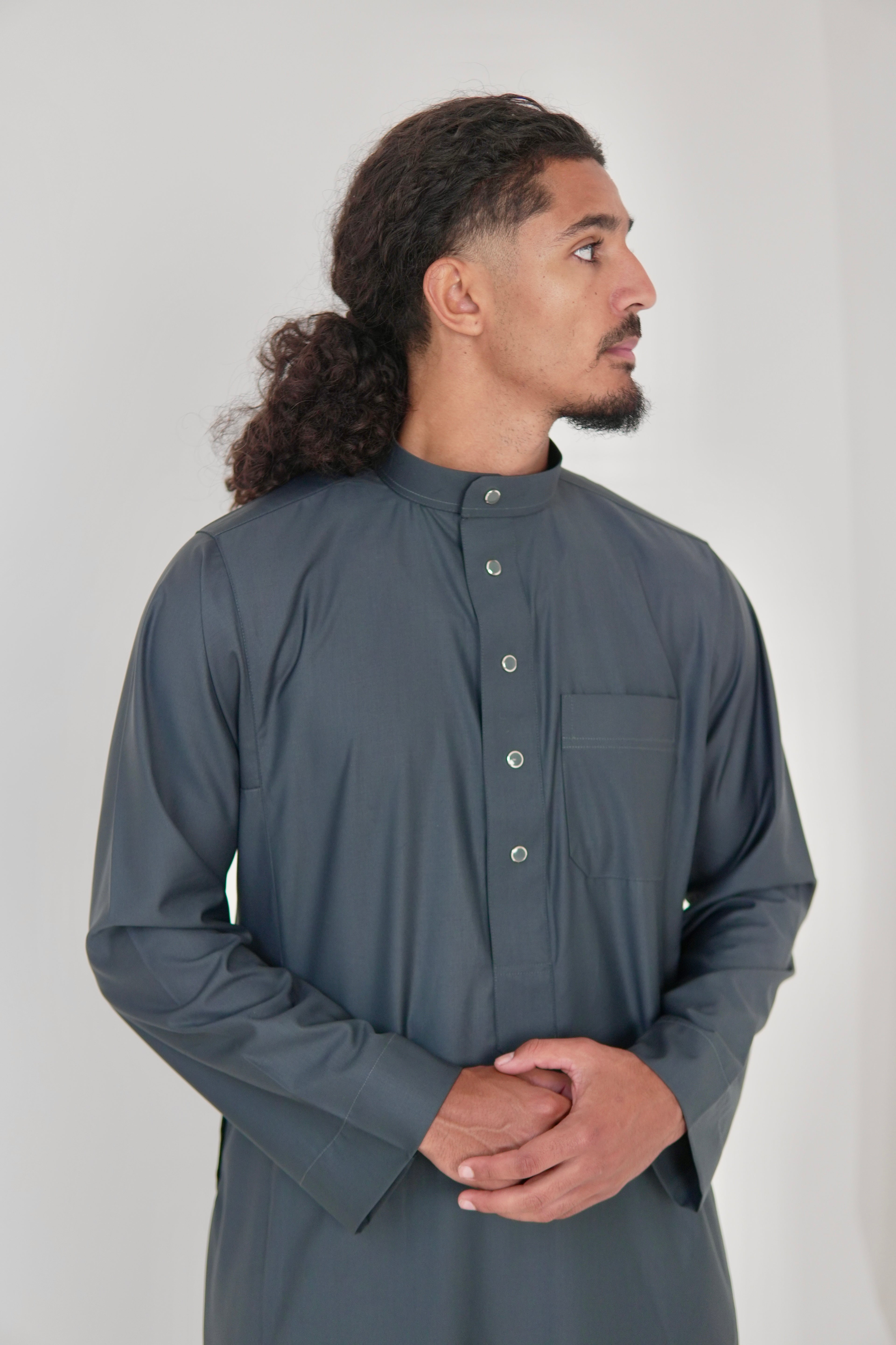 Classic Dark Grey Saudi Thobe