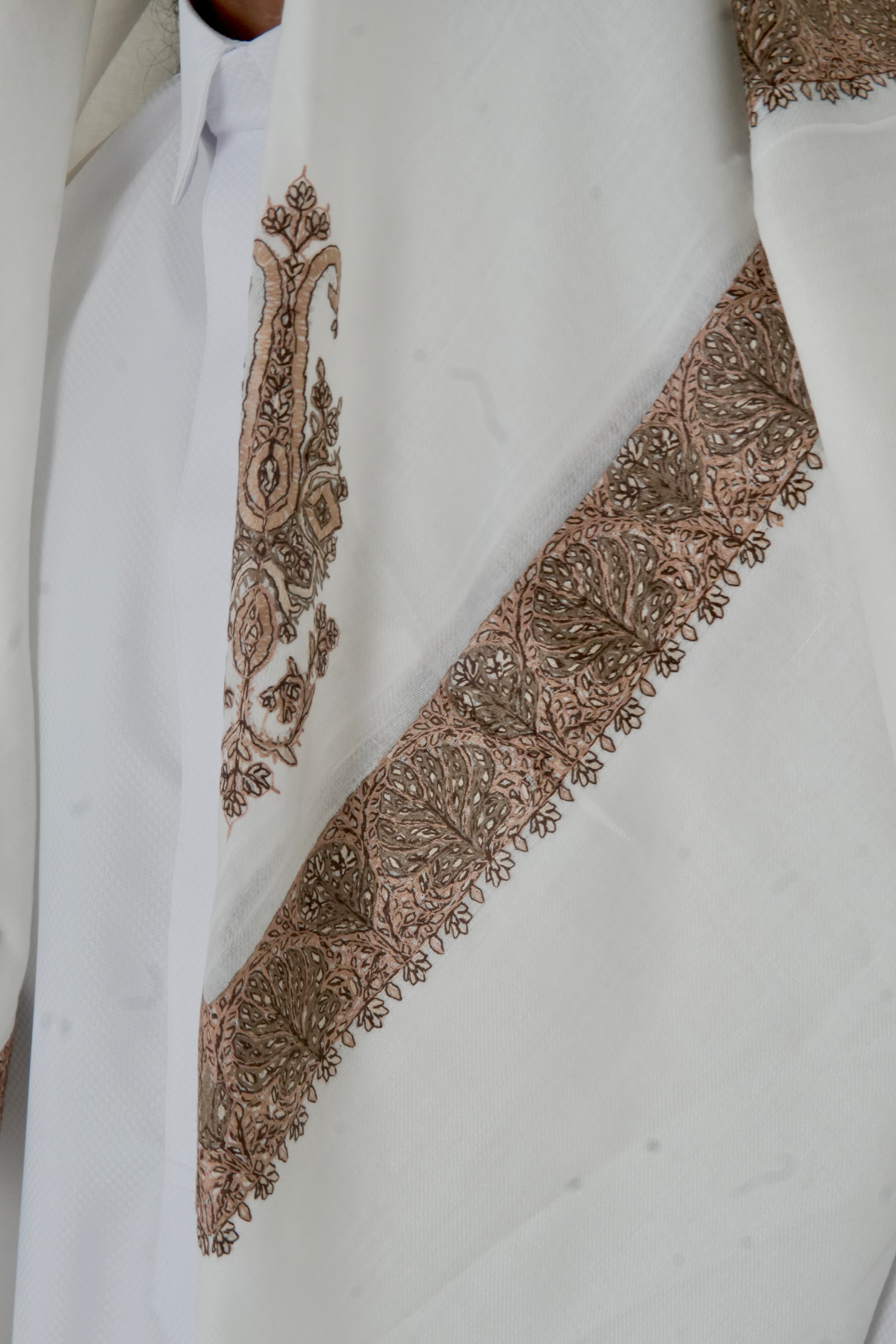 White & Light Brown Yemeni Shemagh