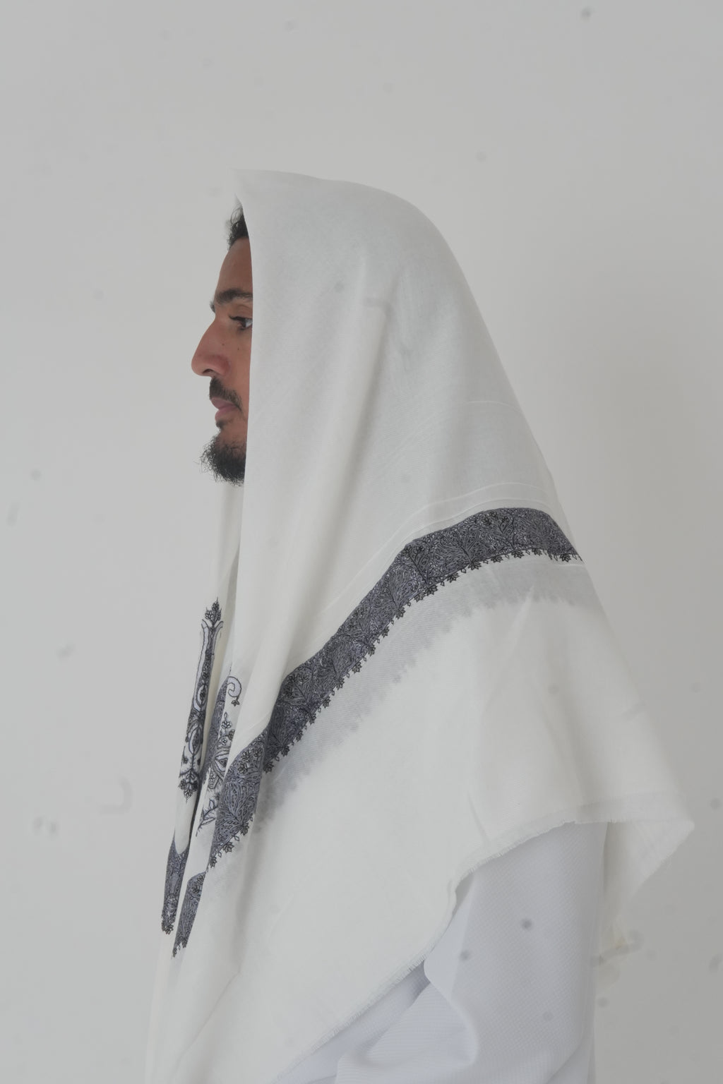 White & Grey Yemeni Shemagh
