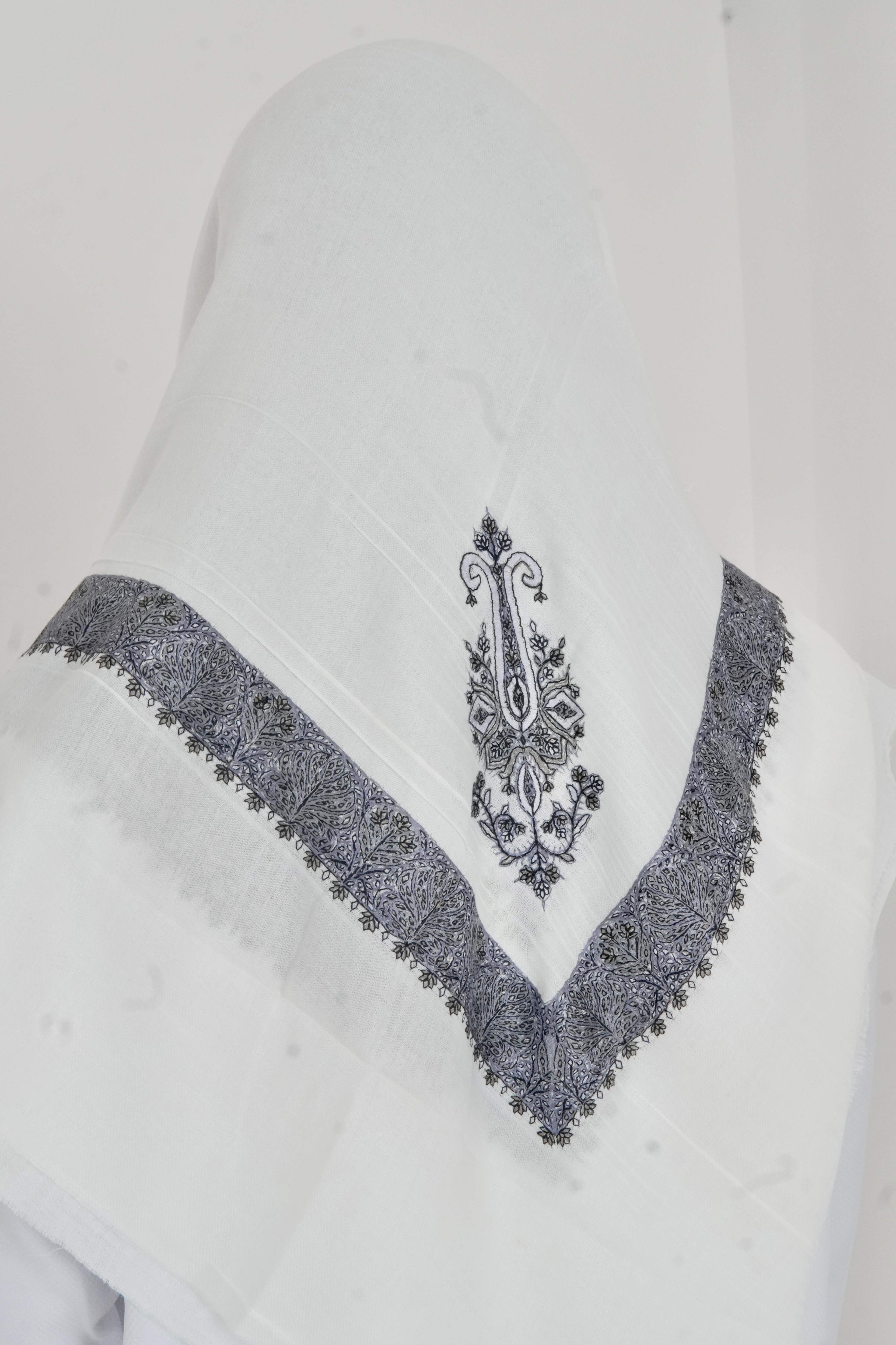 White & Grey Yemeni Shemagh