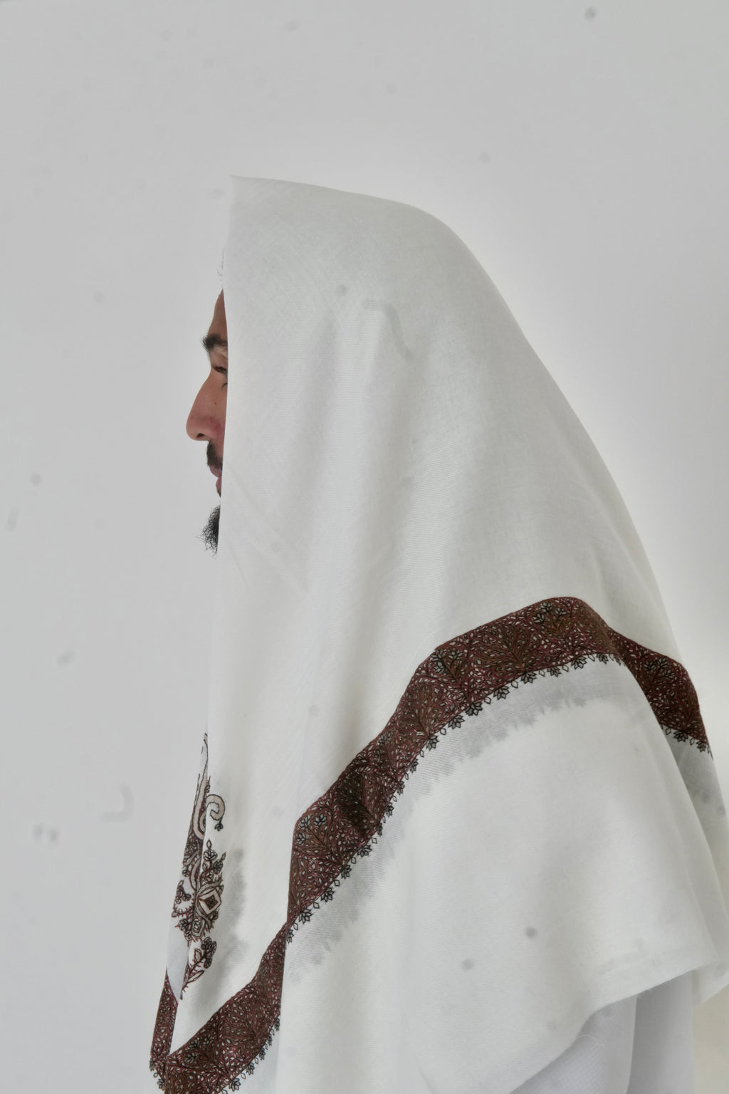 White & Dark Brown Yemeni Shemagh