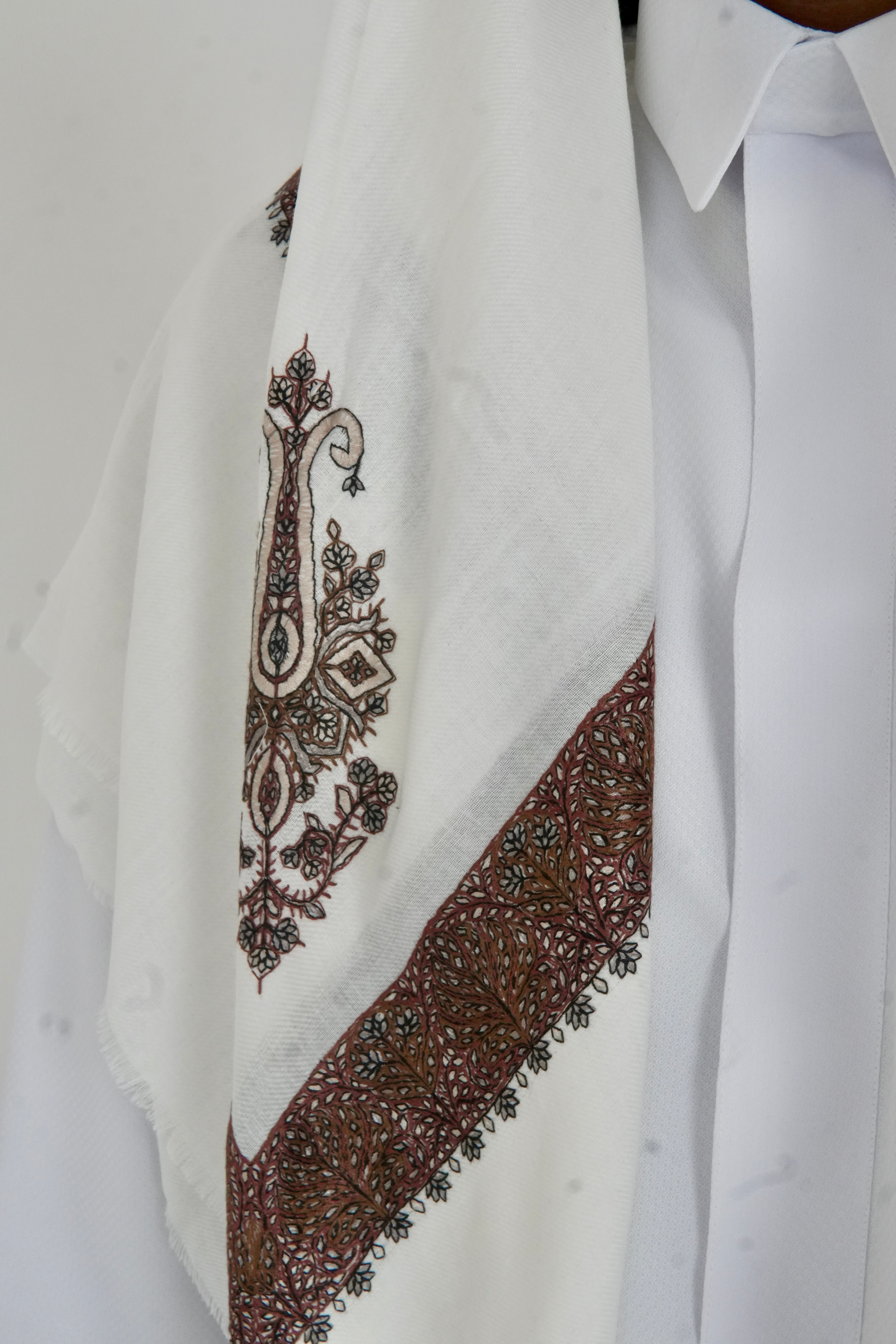 White & Dark Brown Yemeni Shemagh