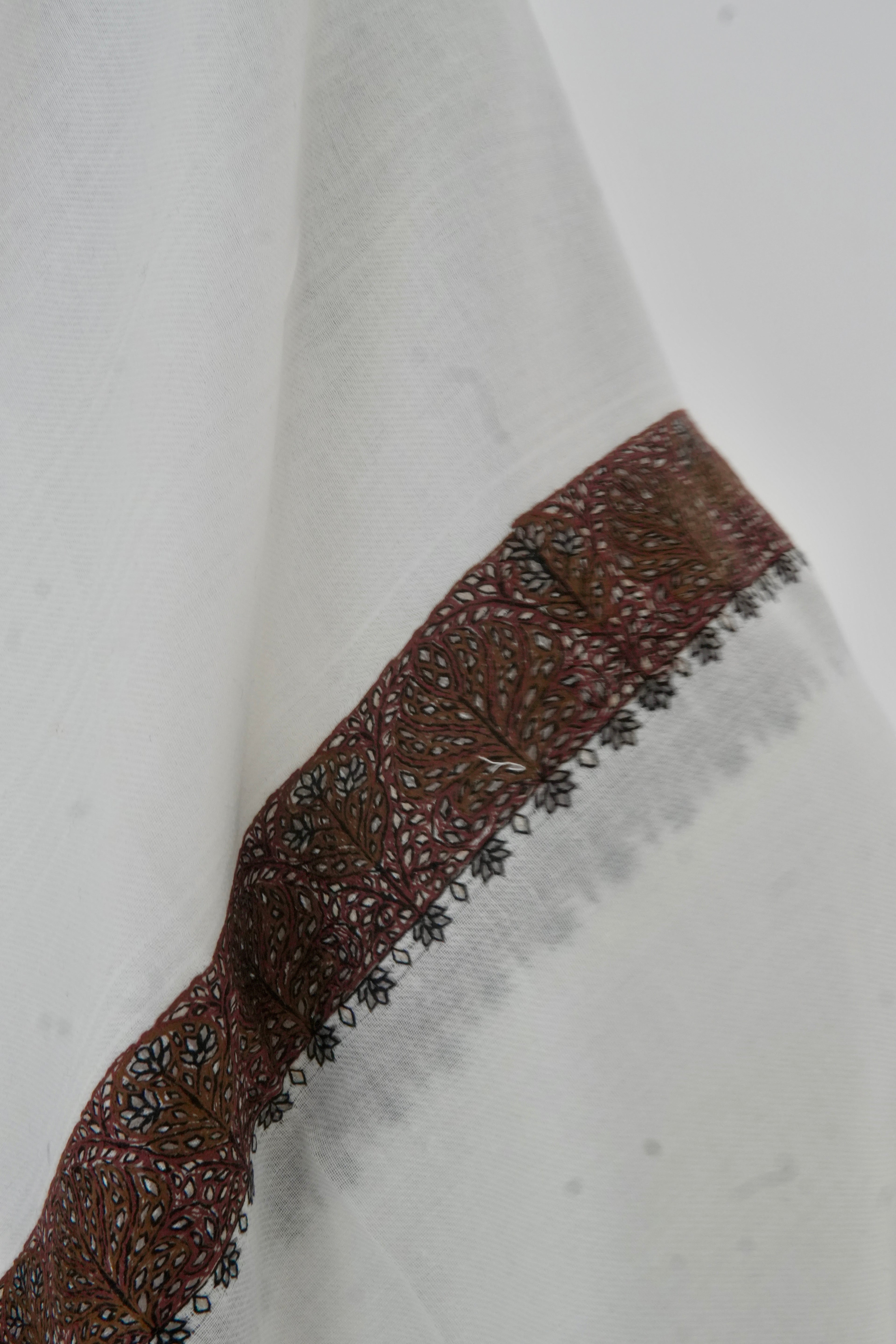White & Dark Brown Yemeni Shemagh