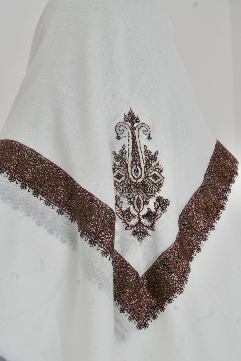 White & Dark Brown Yemeni Shemagh