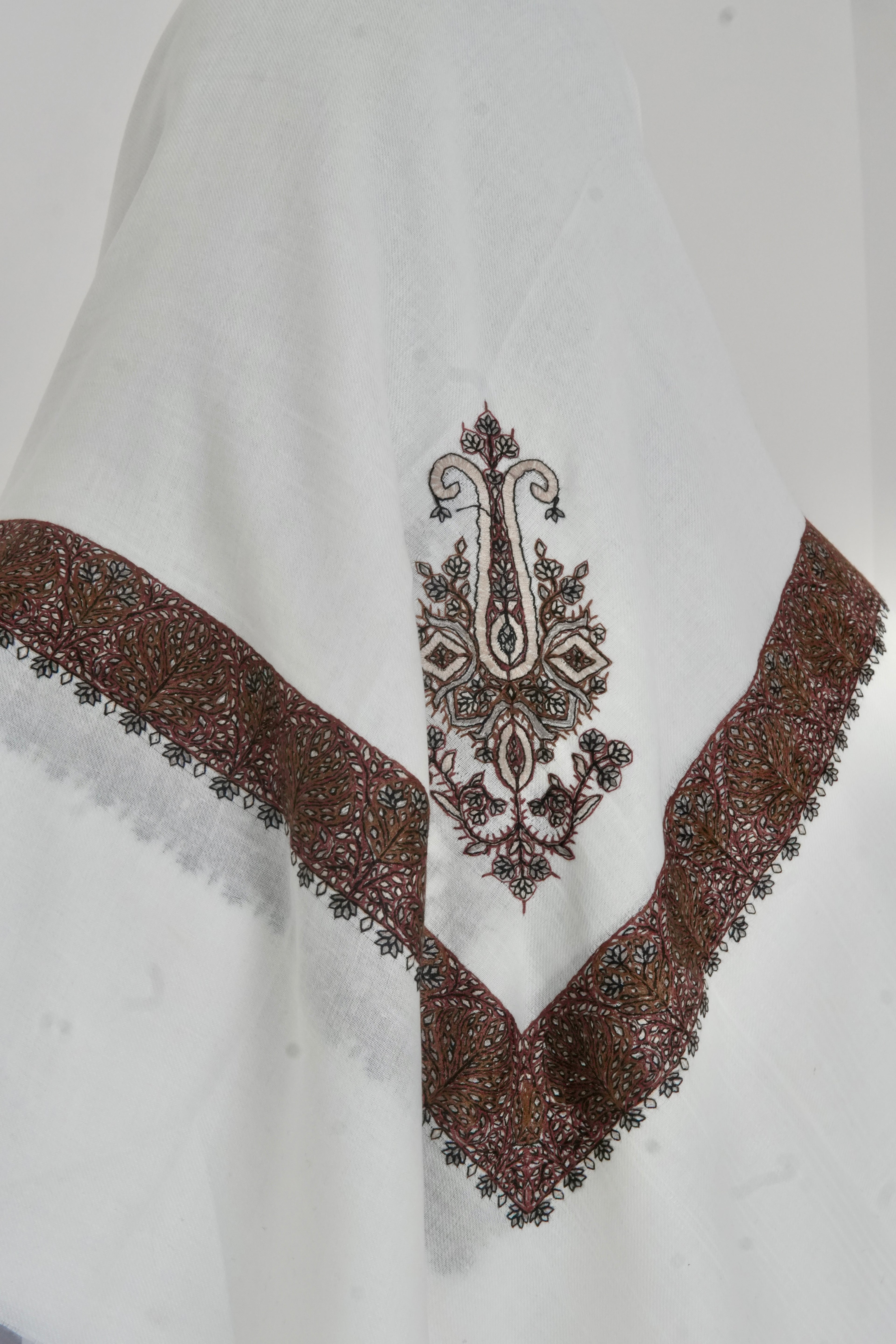 White & Dark Brown Yemeni Shemagh