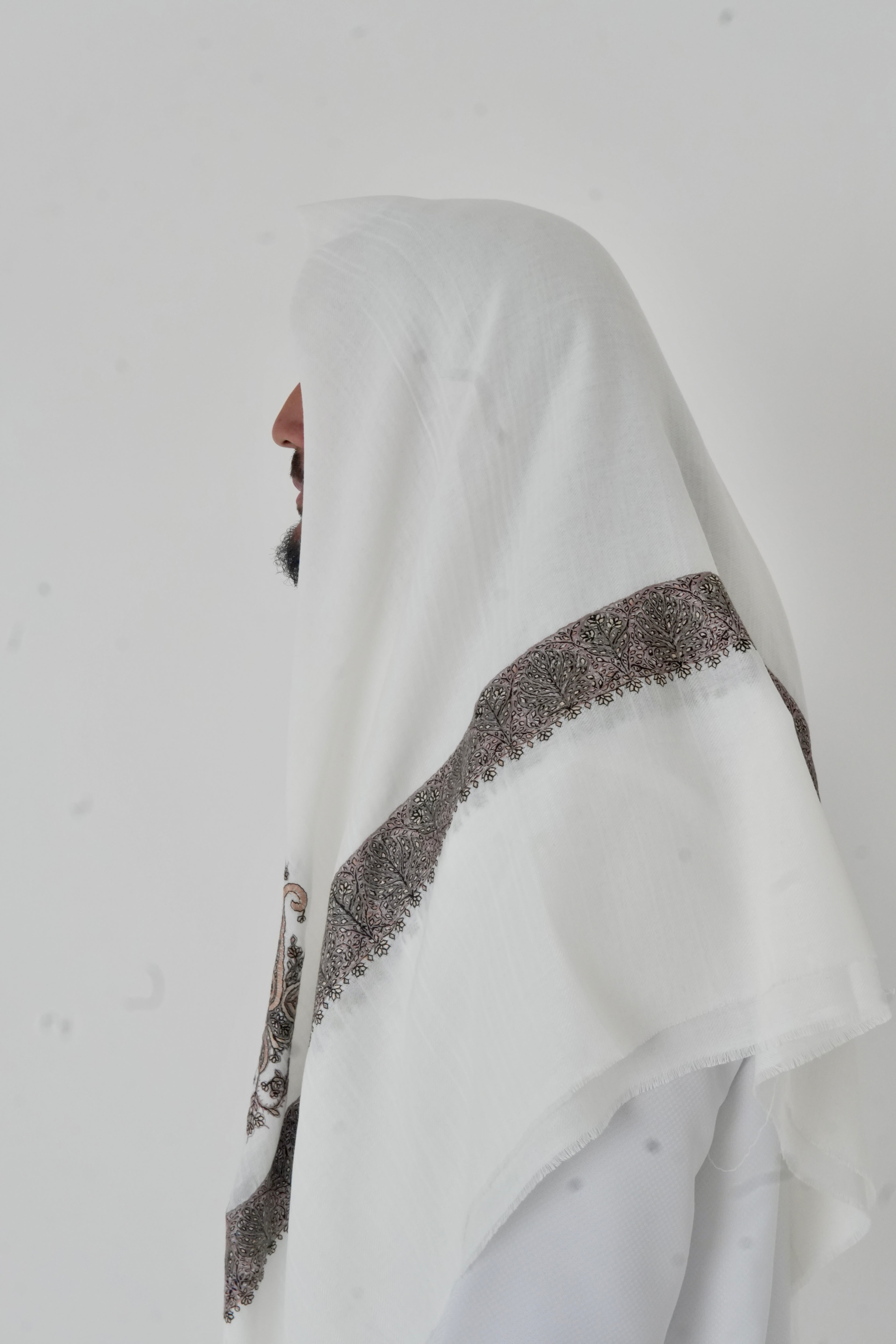 White & Taupe Yemeni Shemagh