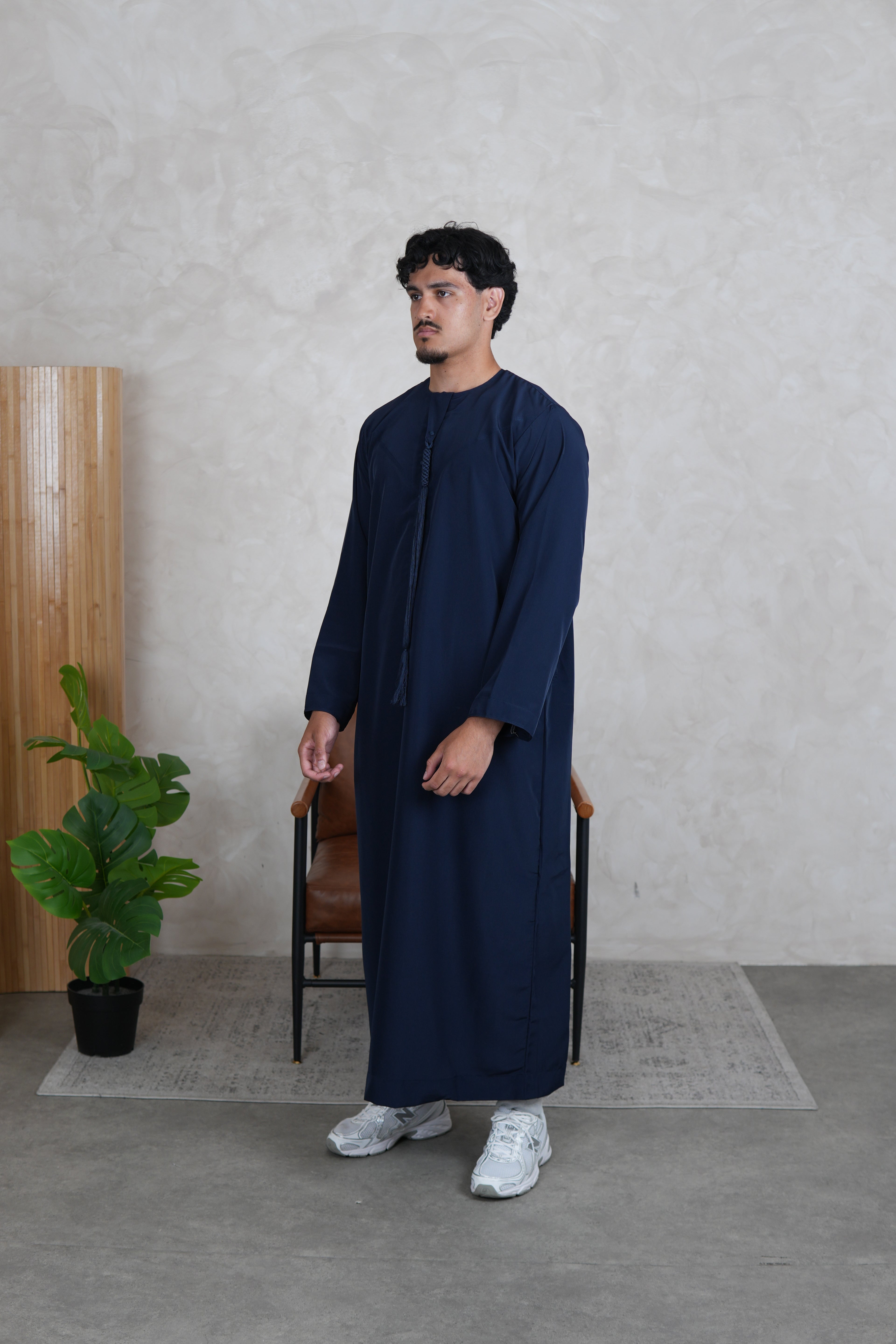 Luxury Navy Lightweight Zibda Emirati Thobe