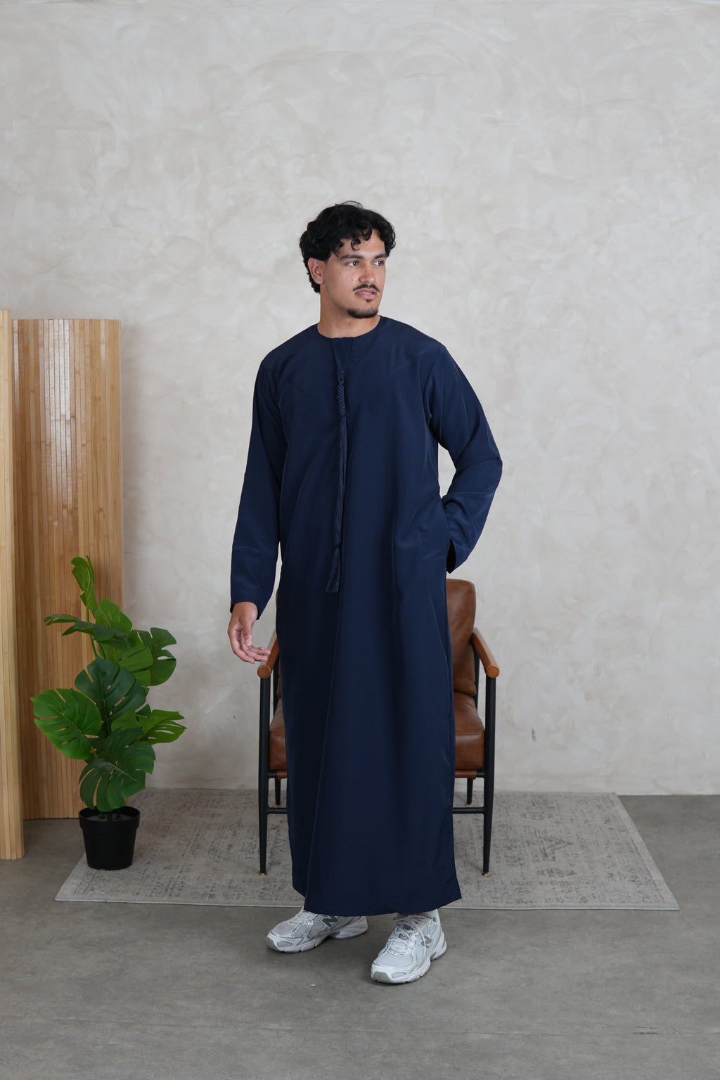 Luxury Navy Lightweight Zibda Emirati Thobe