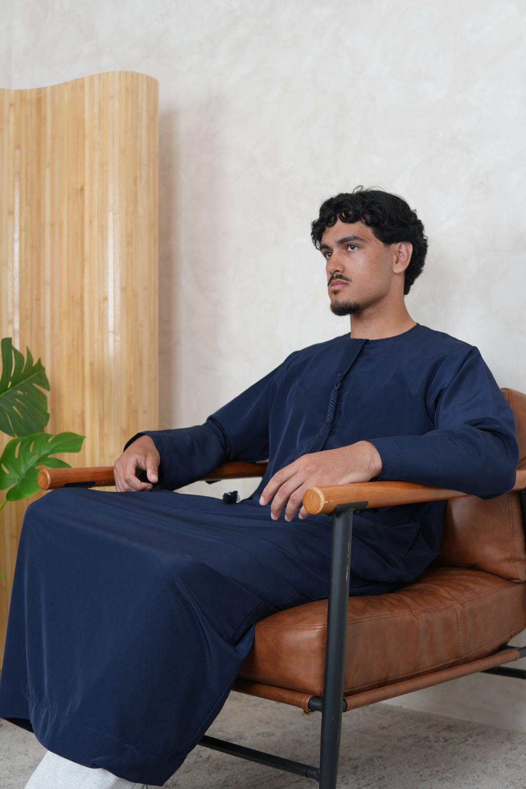 Luxury Navy Lightweight Zibda Emirati Thobe