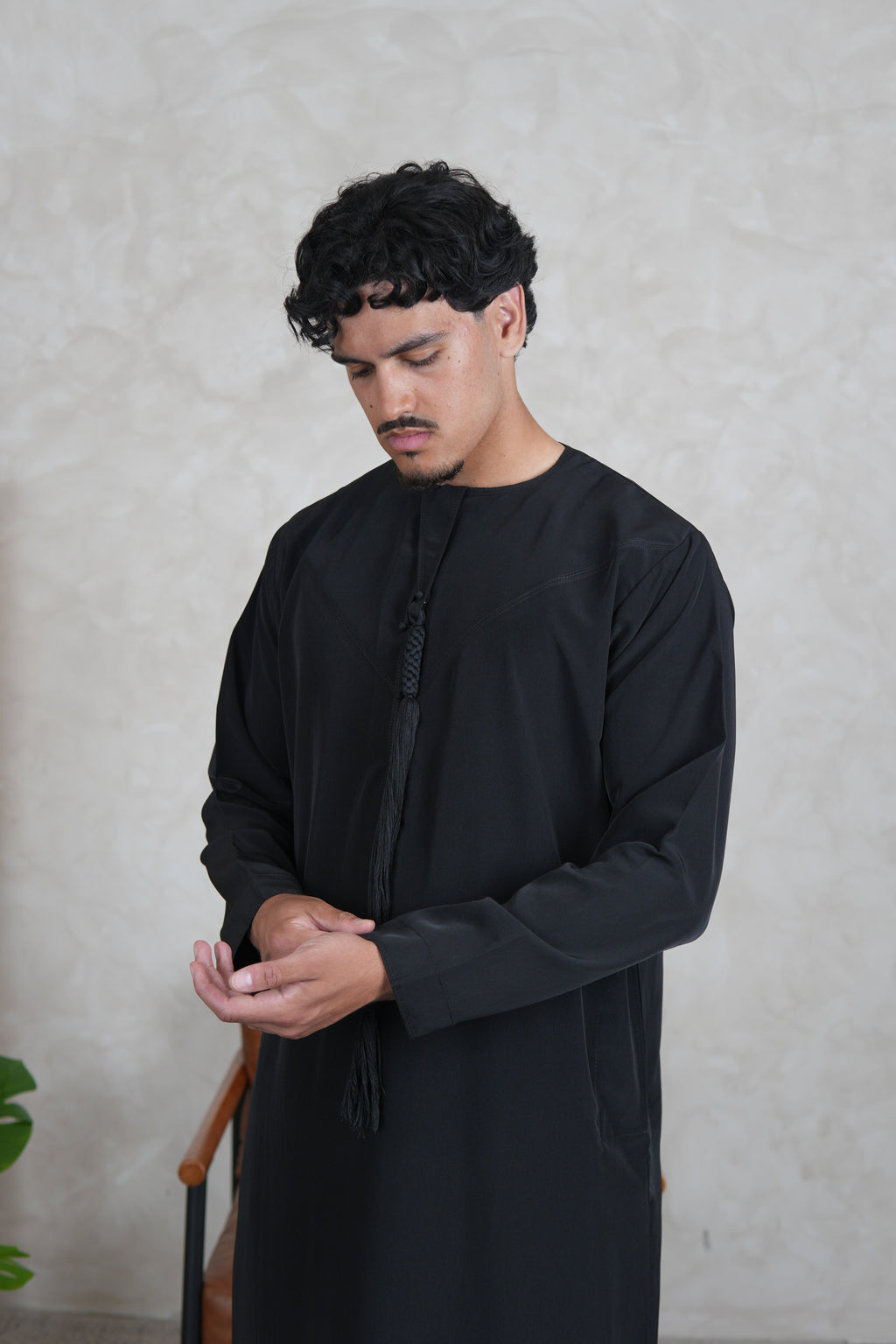 Luxury Black Lightweight Zibda Emirati Thobe