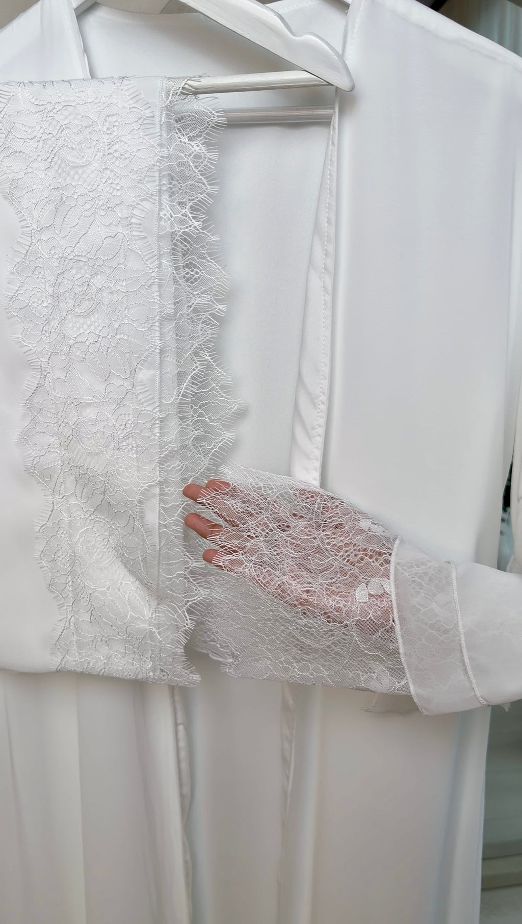 The White Safa Lace Abaya