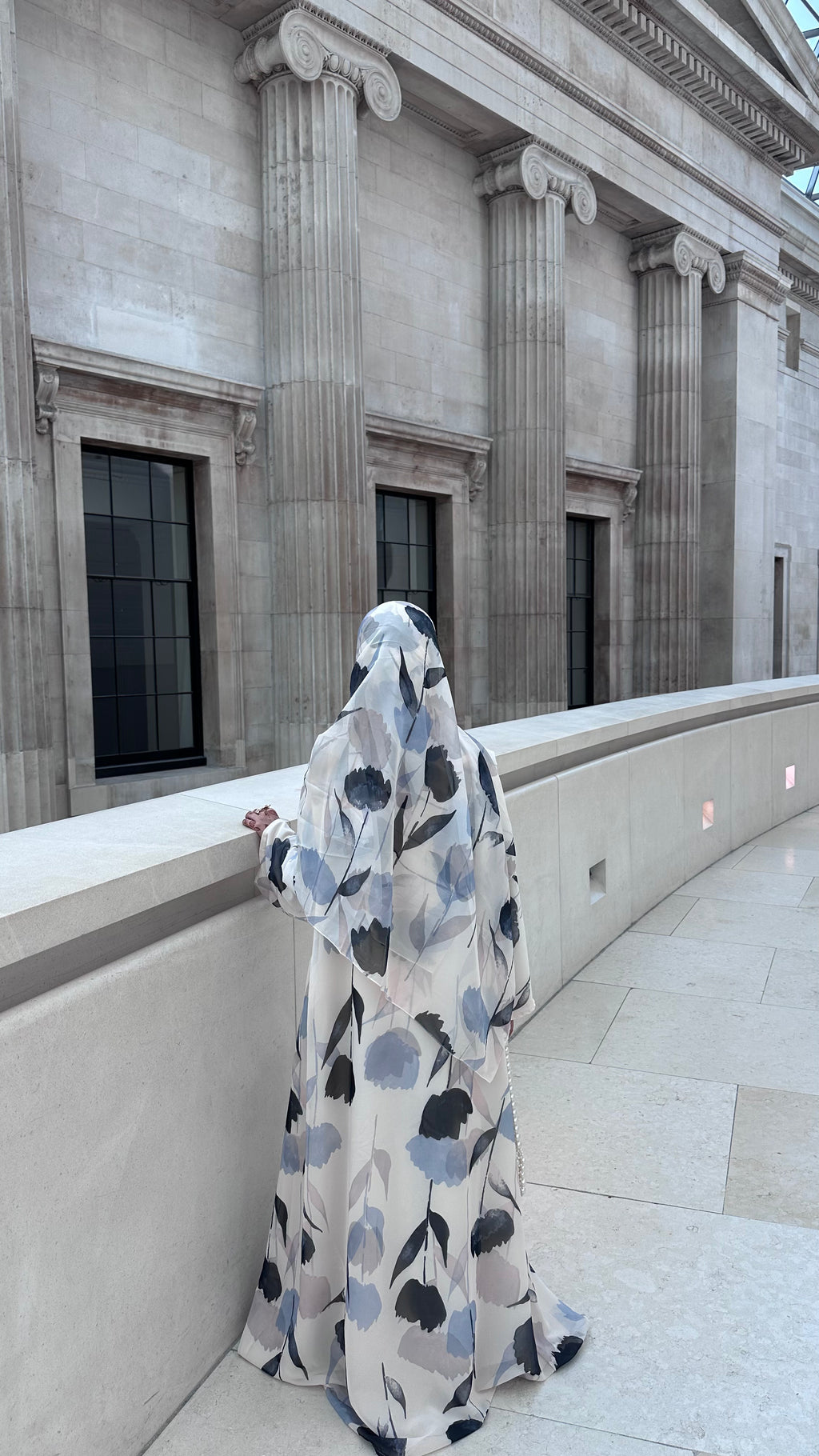 Luna Petal Abaya