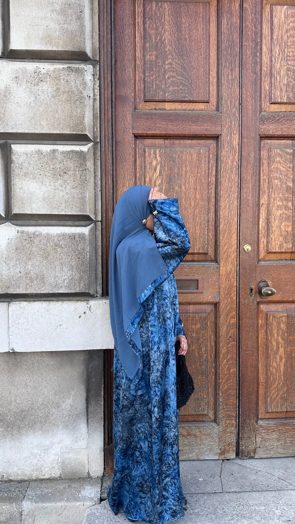 Avenra Printed Abaya 2 Piece Set – Teal Marble Modest Abaya with Hijab