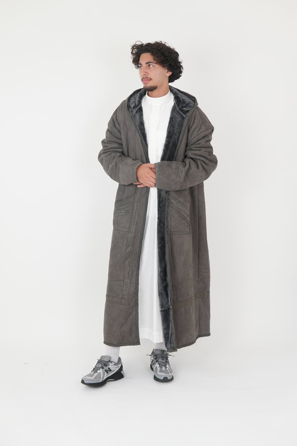 Men’s Farwa coat – Arabian winter bisht with faux fur lining