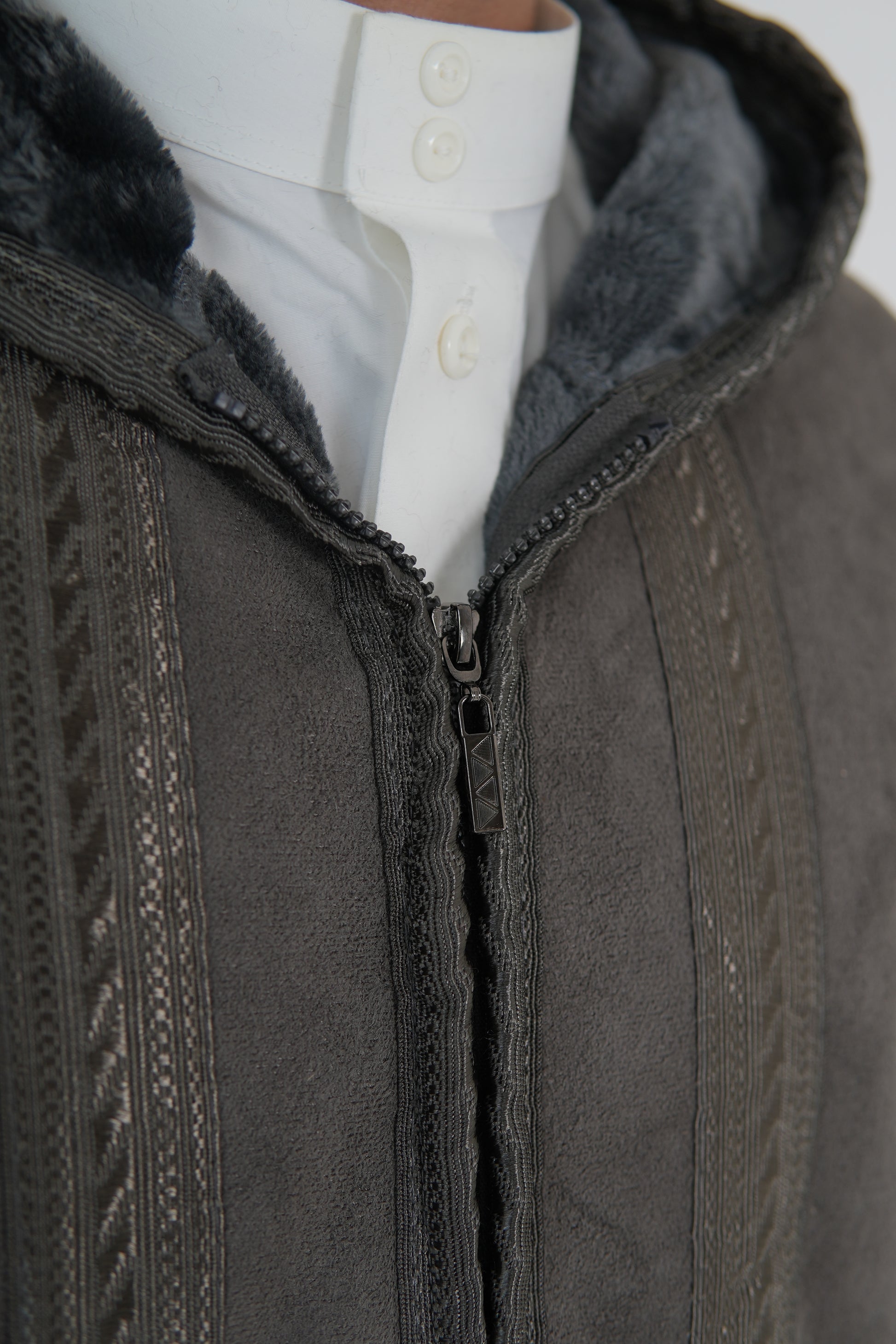 Men’s Farwa coat – Arabian winter bisht with faux fur lining