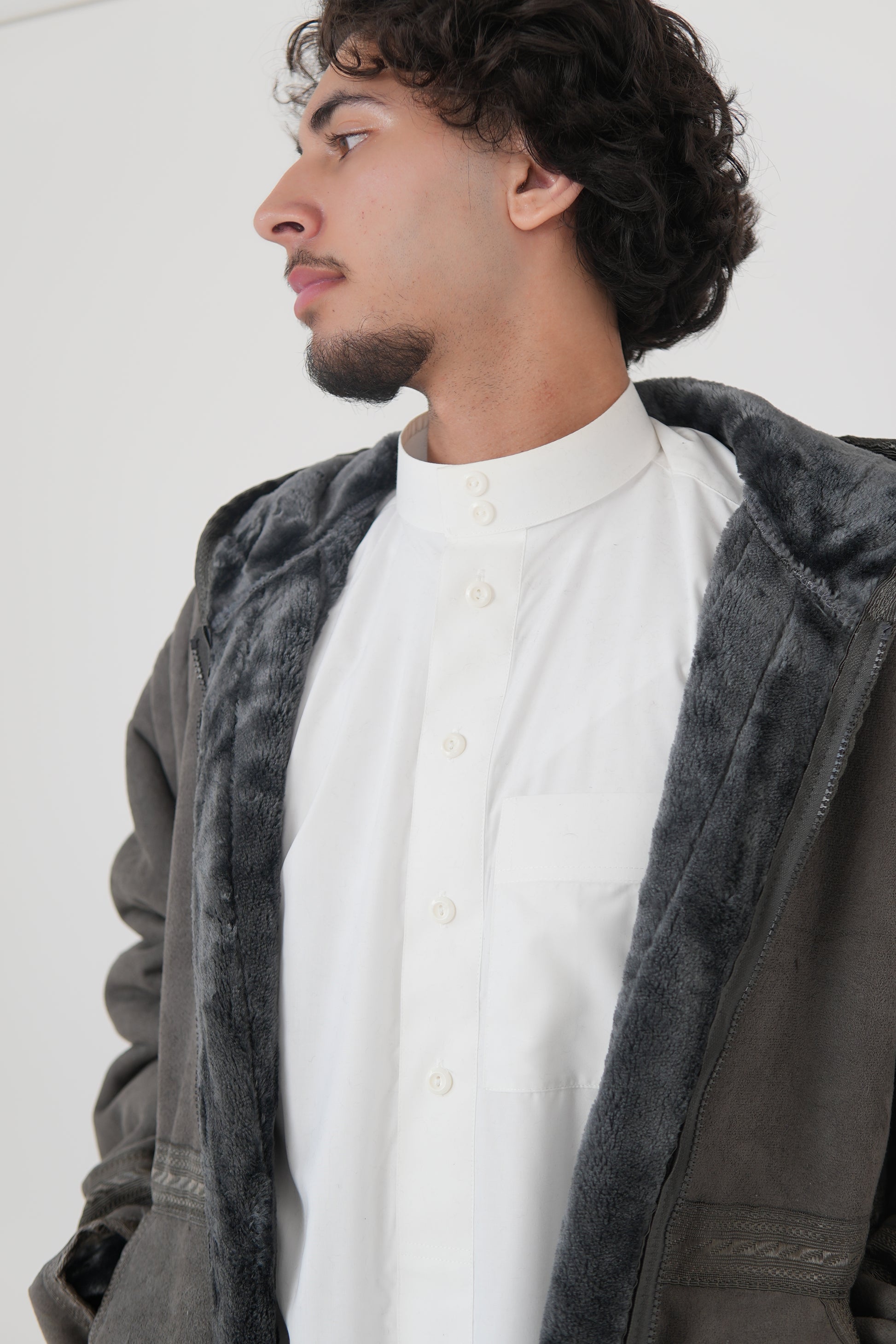 Men’s Farwa coat – Arabian winter bisht with faux fur lining