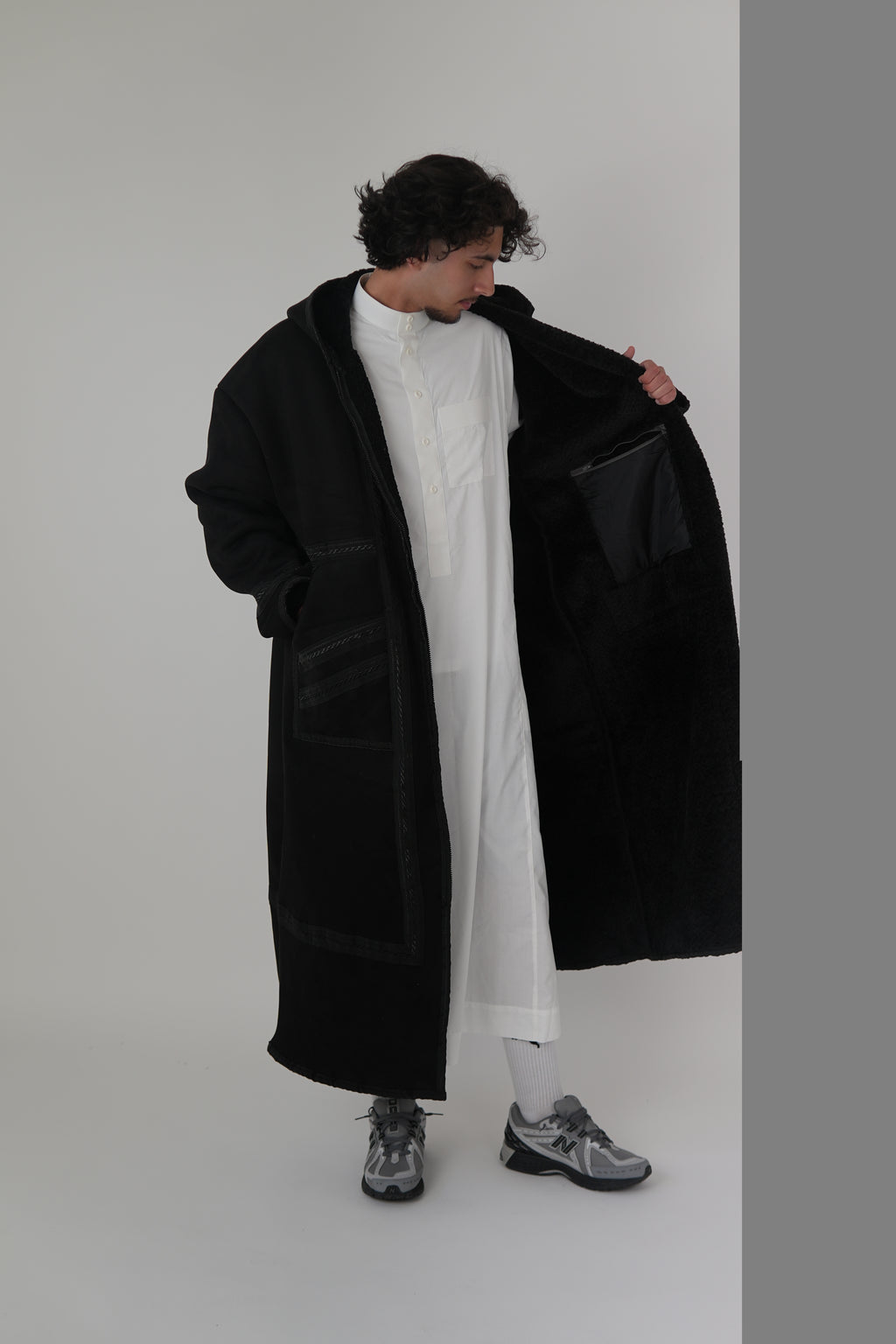 Men’s Farwa coat – Arabian winter bisht with faux fur lining