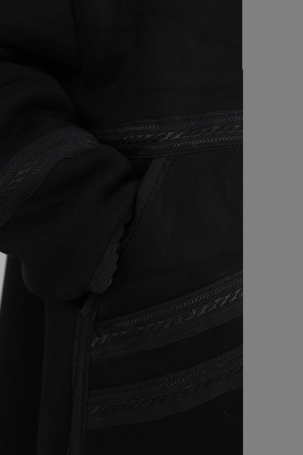 Men’s Farwa coat – Arabian winter bisht with faux fur lining