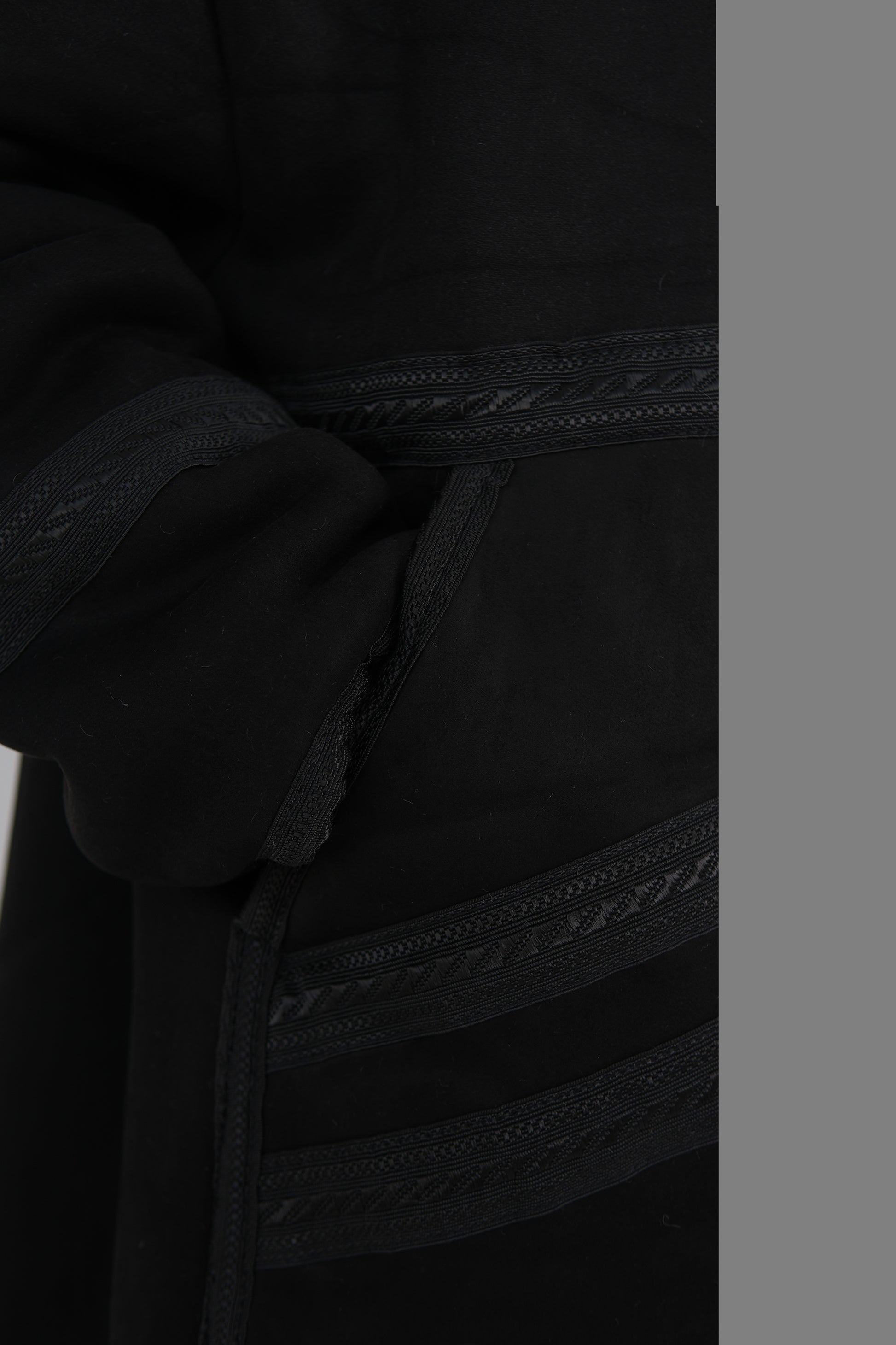 Men’s Farwa coat – Arabian winter bisht with faux fur lining