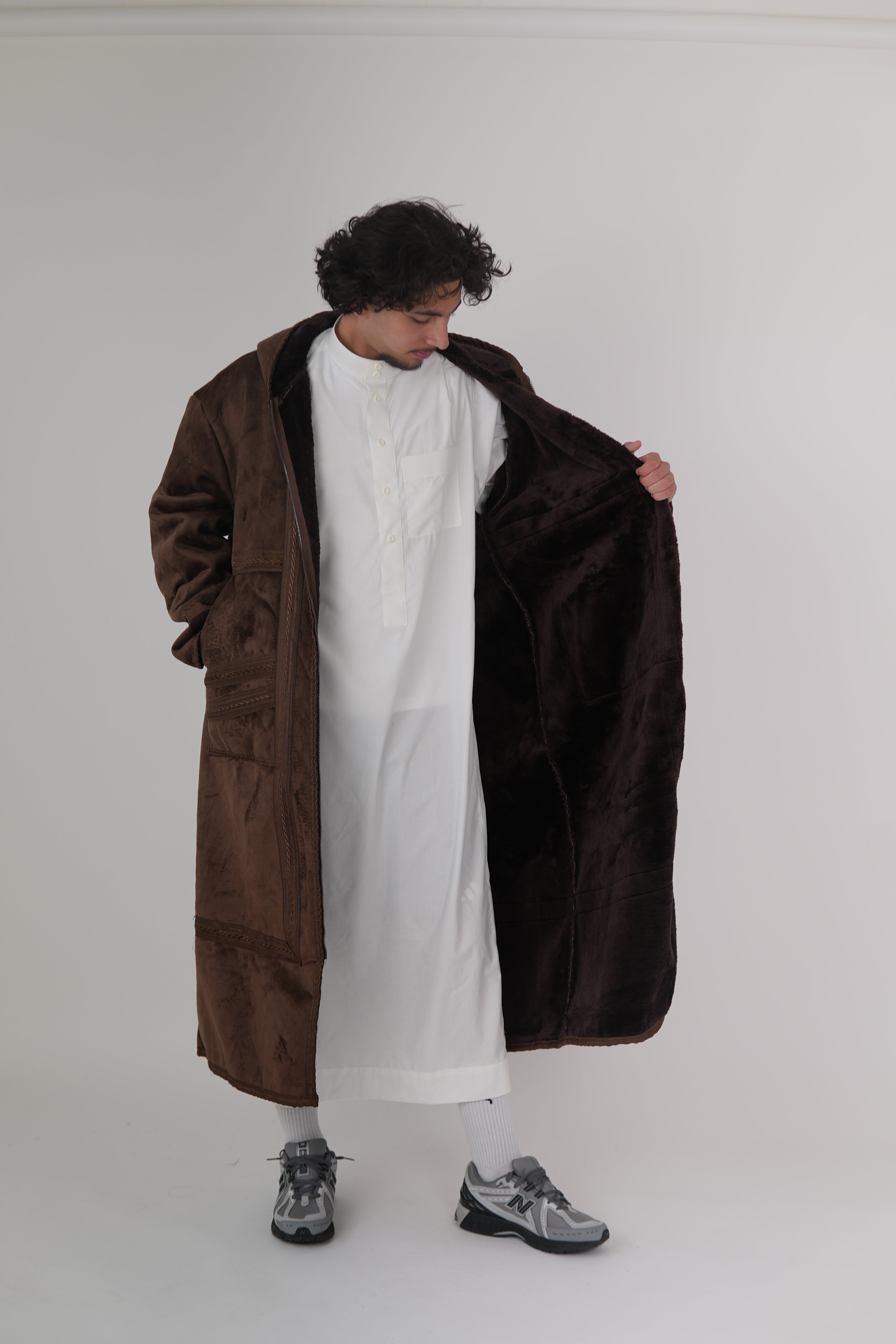 Men’s Farwa coat – Arabian winter bisht with faux fur lining