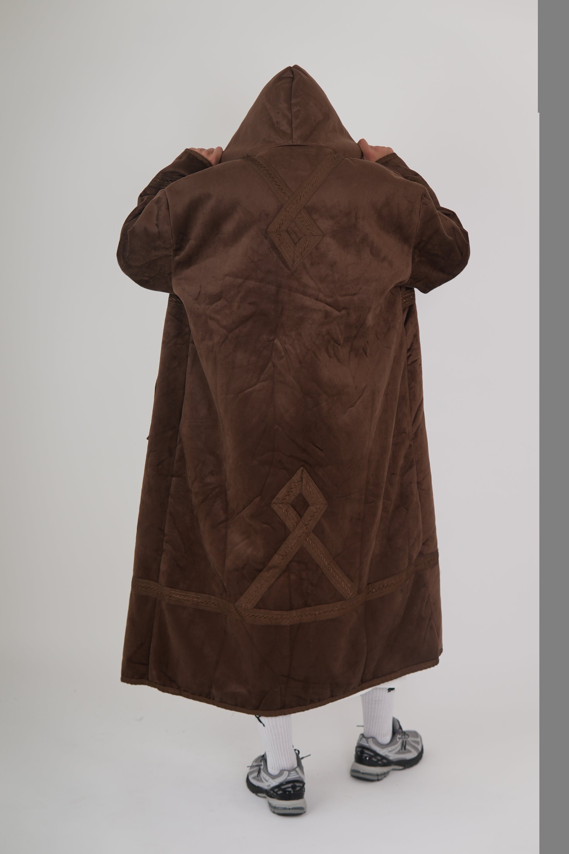 Men’s Farwa coat – Arabian winter bisht with faux fur lining
